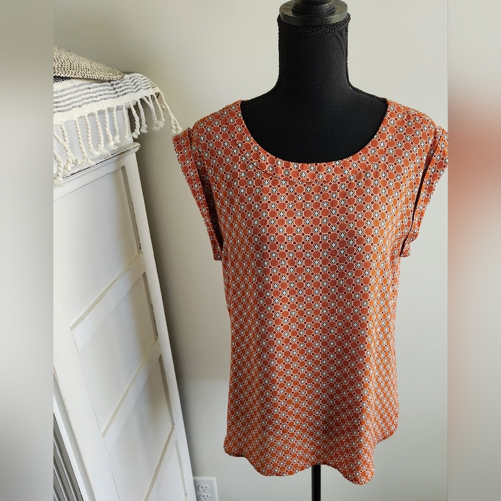 ANN TAYLOR GEOMETRIC PRINT CAP SLEEVE BLOUSE